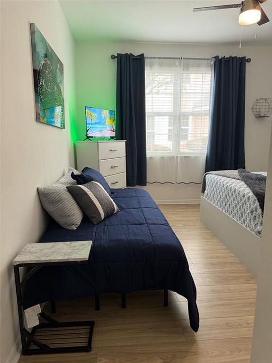 Active With Contract: $197,000 (1 beds, 1 baths, 809 Square Feet)