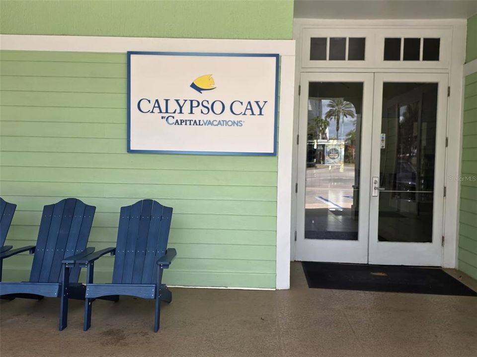 Active With Contract: $197,000 (1 beds, 1 baths, 809 Square Feet)
