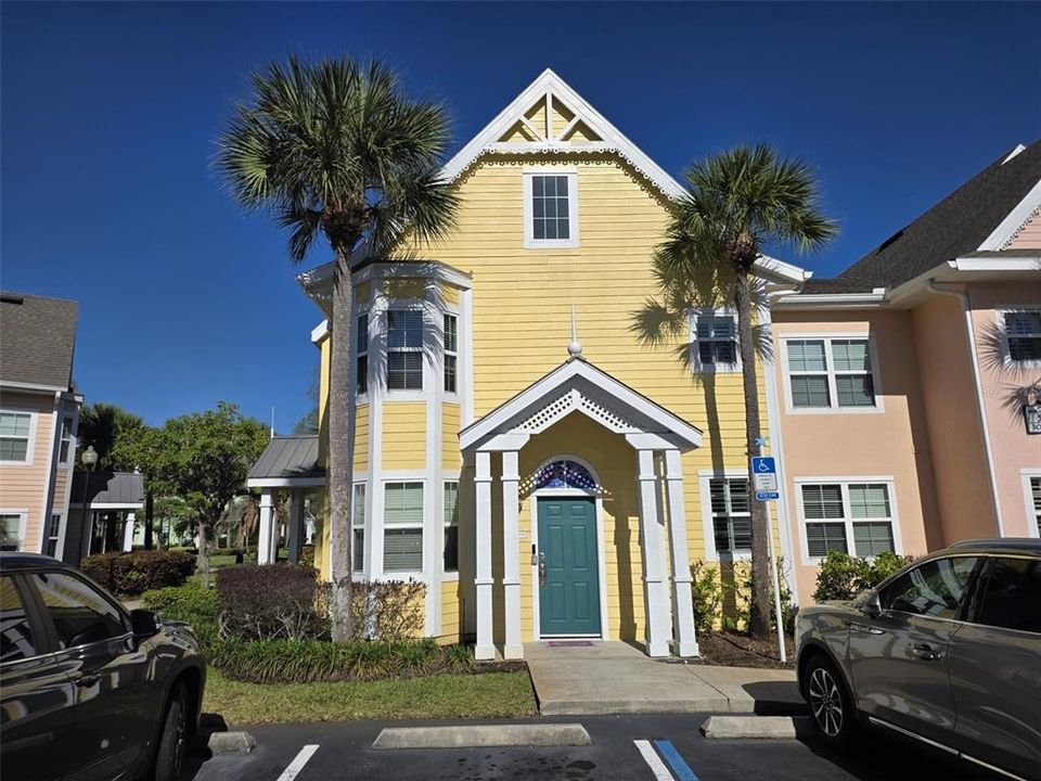 Active With Contract: $197,000 (1 beds, 1 baths, 809 Square Feet)