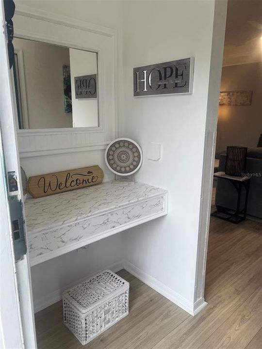 Active With Contract: $197,000 (1 beds, 1 baths, 809 Square Feet)