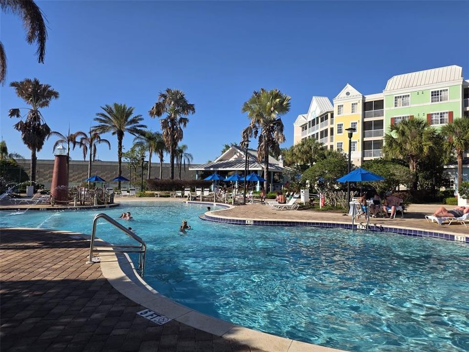 Active With Contract: $197,000 (1 beds, 1 baths, 809 Square Feet)