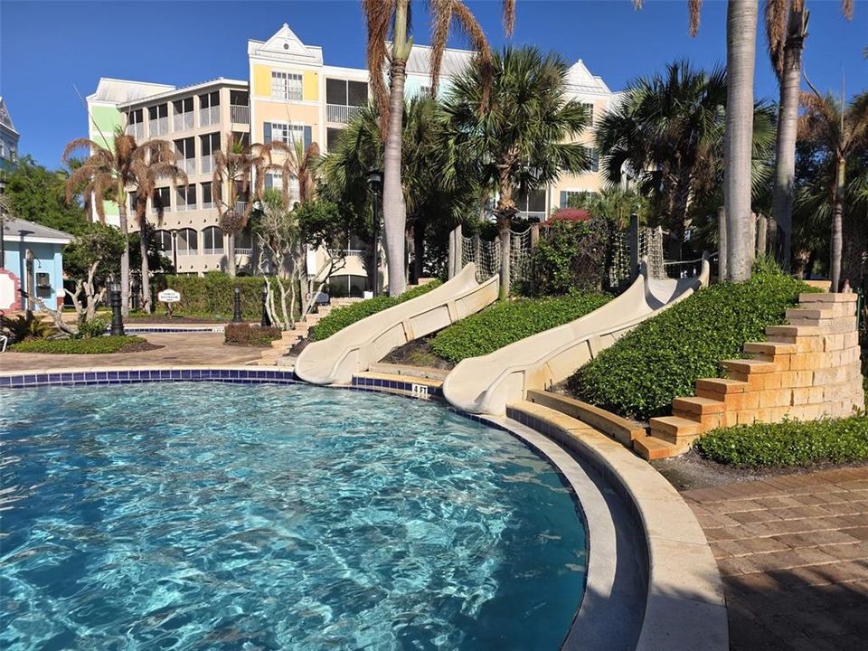 Active With Contract: $197,000 (1 beds, 1 baths, 809 Square Feet)