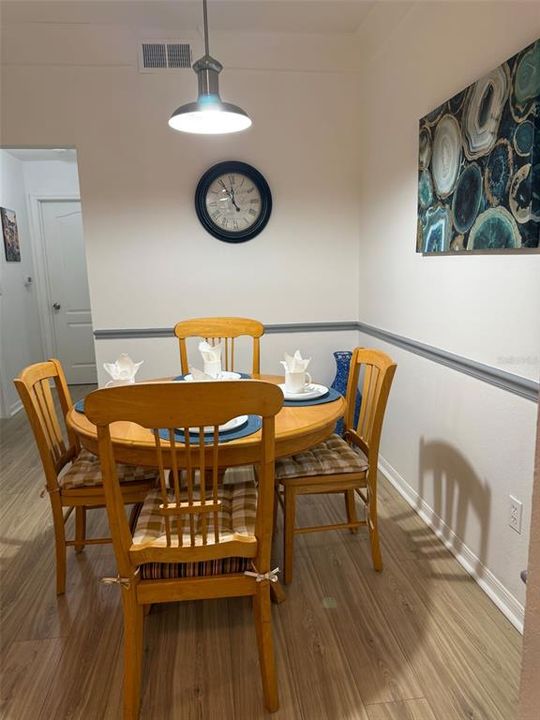 Active With Contract: $197,000 (1 beds, 1 baths, 809 Square Feet)