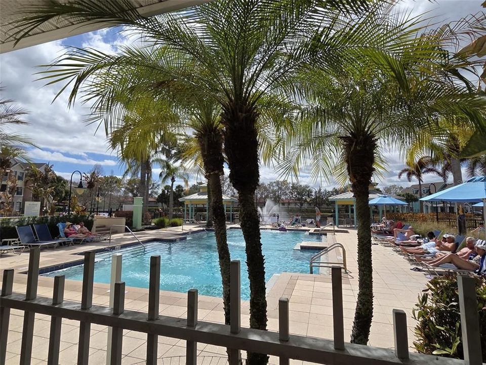 Active With Contract: $197,000 (1 beds, 1 baths, 809 Square Feet)
