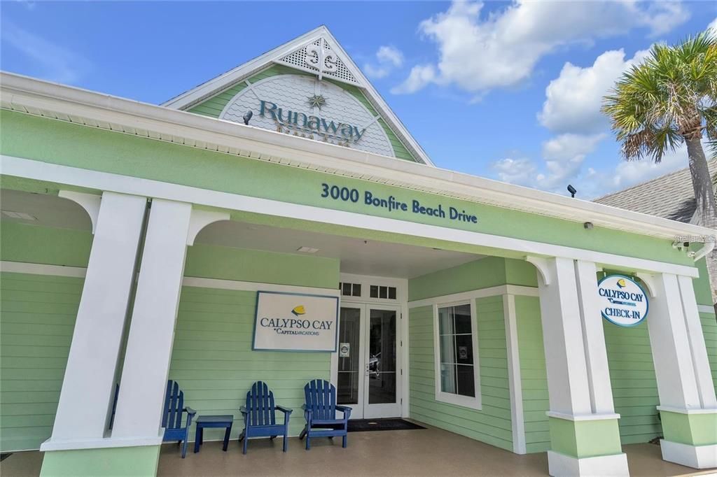 Active With Contract: $197,000 (1 beds, 1 baths, 809 Square Feet)