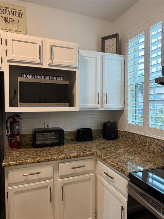 Active With Contract: $197,000 (1 beds, 1 baths, 809 Square Feet)