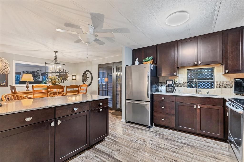 For Sale: $189,900 (2 beds, 2 baths, 1152 Square Feet)