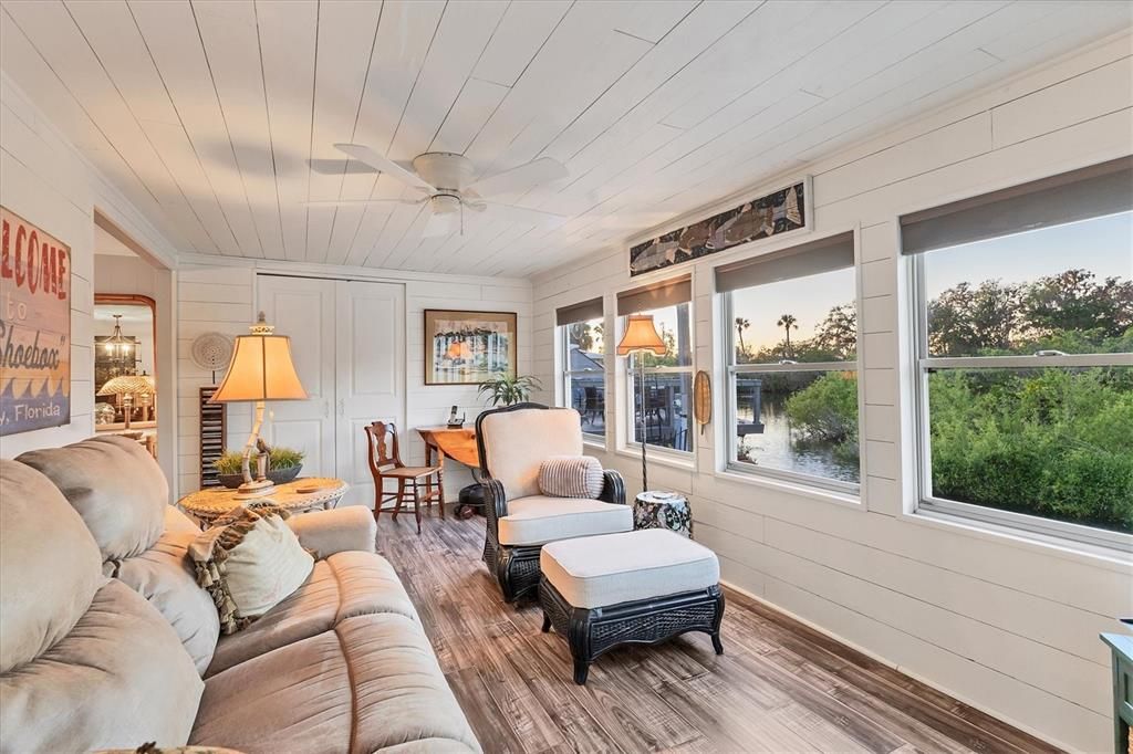 For Sale: $189,900 (2 beds, 2 baths, 1152 Square Feet)