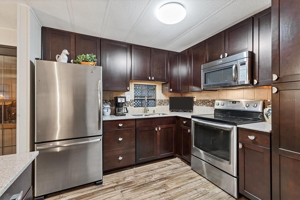 For Sale: $189,900 (2 beds, 2 baths, 1152 Square Feet)