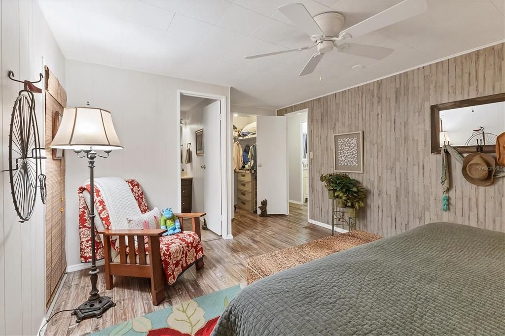 For Sale: $189,900 (2 beds, 2 baths, 1152 Square Feet)