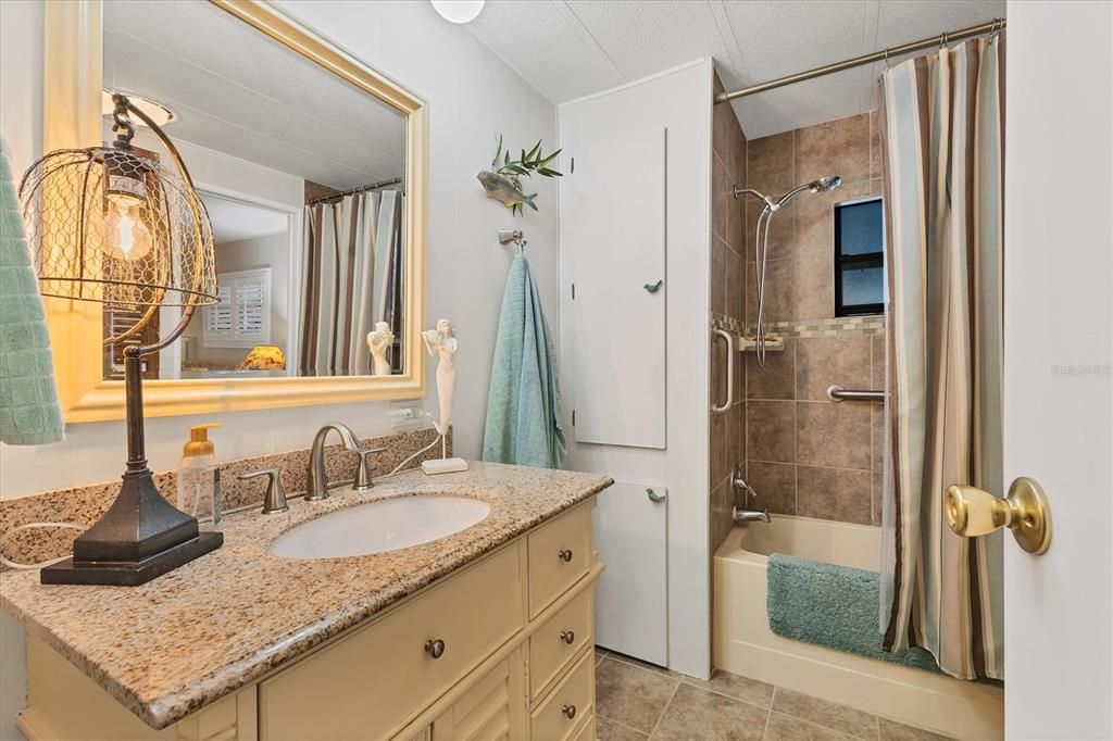 For Sale: $189,900 (2 beds, 2 baths, 1152 Square Feet)