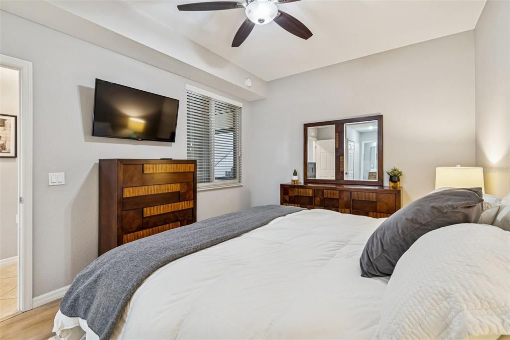 В аренду: $3,400 (2 спален, 2 ванн, 1156 Квадратных фут)
