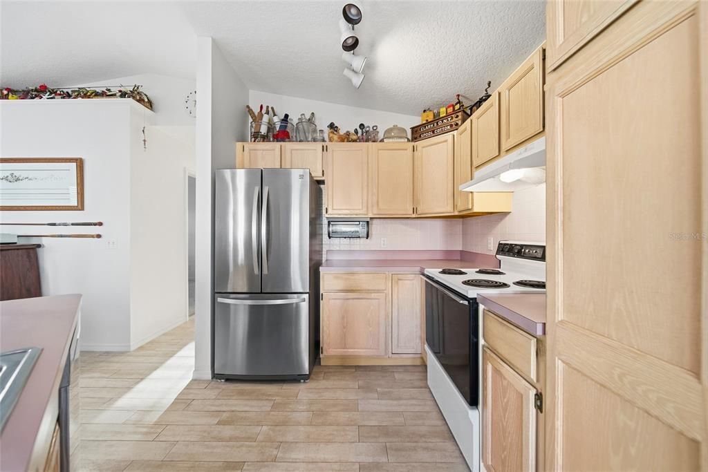 For Sale: $965,000 (2 beds, 2 baths, 1056 Square Feet)