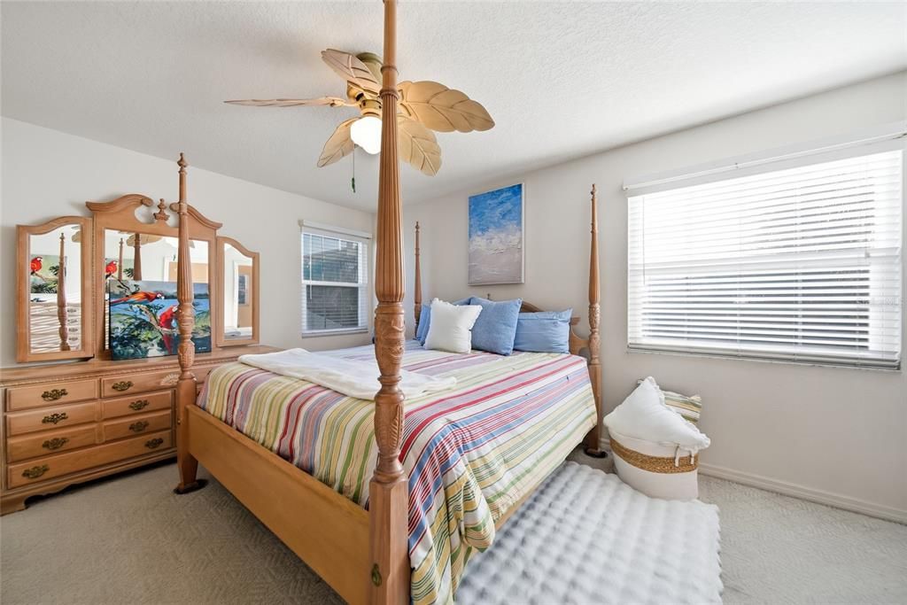For Sale: $965,000 (2 beds, 2 baths, 1056 Square Feet)