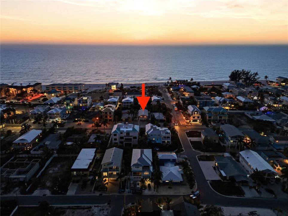 For Sale: $965,000 (2 beds, 2 baths, 1056 Square Feet)