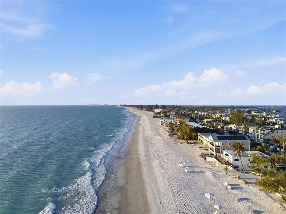 For Sale: $965,000 (2 beds, 2 baths, 1056 Square Feet)