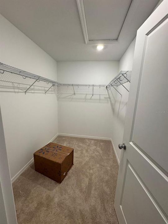 Activo con contrato: $375,000 (3 camas, 2 baños, 1597 Pies cuadrados)