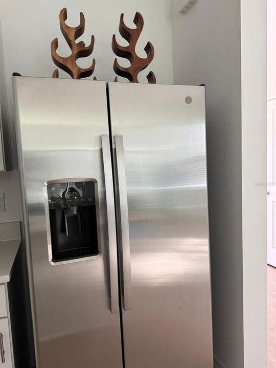 Activo con contrato: $375,000 (3 camas, 2 baños, 1597 Pies cuadrados)