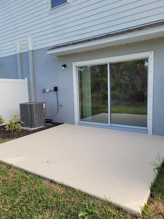 Activo con contrato: $375,000 (3 camas, 2 baños, 1597 Pies cuadrados)