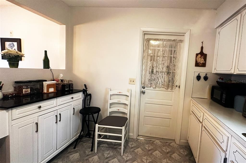 Activo con contrato: $115,000 (2 camas, 1 baños, 1052 Pies cuadrados)