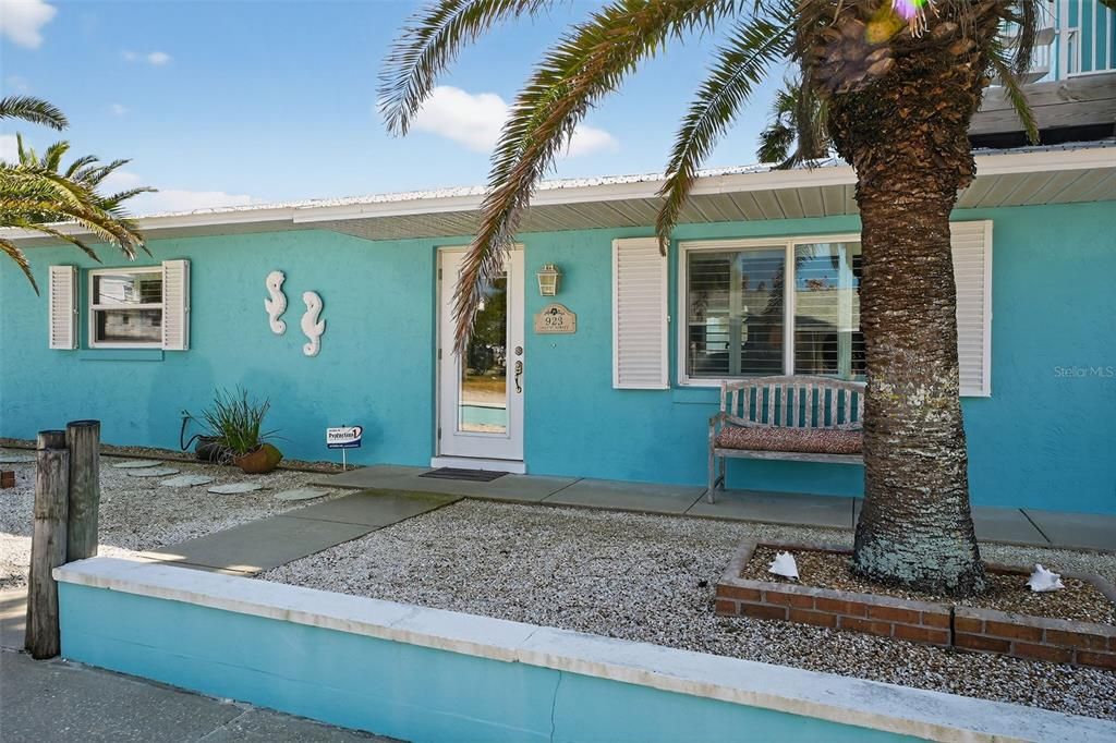 For Sale: $1,195,000 (3 beds, 3 baths, 1806 Square Feet)