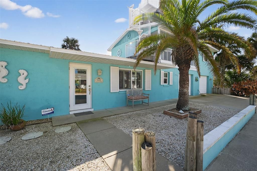 For Sale: $1,195,000 (3 beds, 3 baths, 1806 Square Feet)