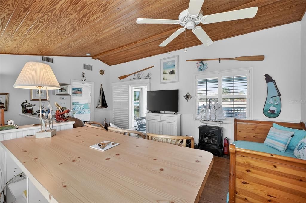 For Sale: $1,195,000 (3 beds, 3 baths, 1806 Square Feet)