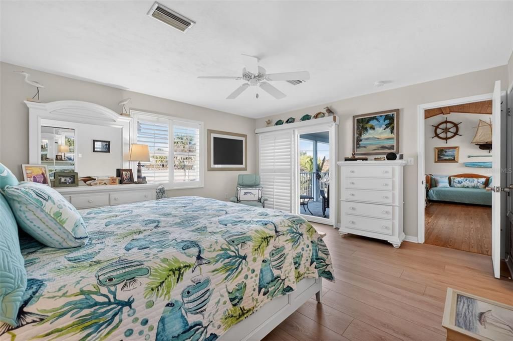 For Sale: $1,195,000 (3 beds, 3 baths, 1806 Square Feet)