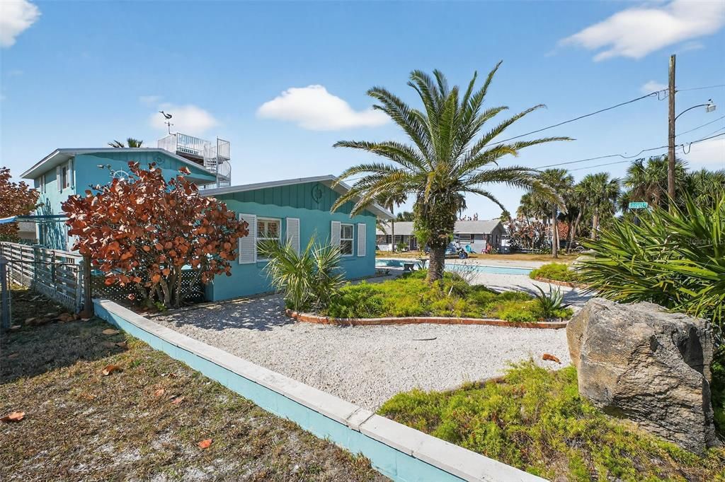 For Sale: $1,195,000 (3 beds, 3 baths, 1806 Square Feet)