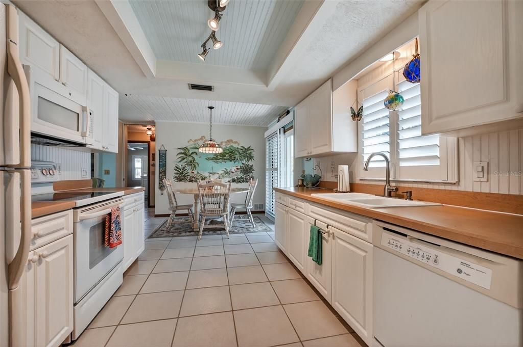 For Sale: $1,195,000 (3 beds, 3 baths, 1806 Square Feet)