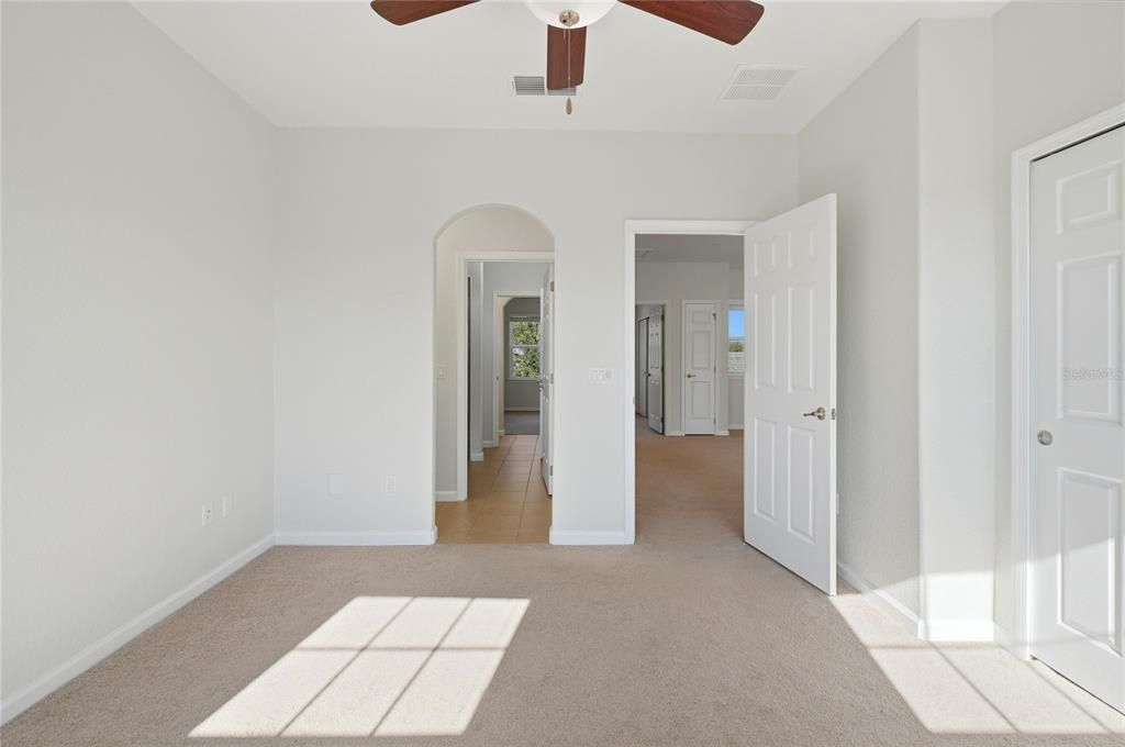 На продажу: $589,900 (5 спален, 4 ванн, 3545 Квадратных фут)