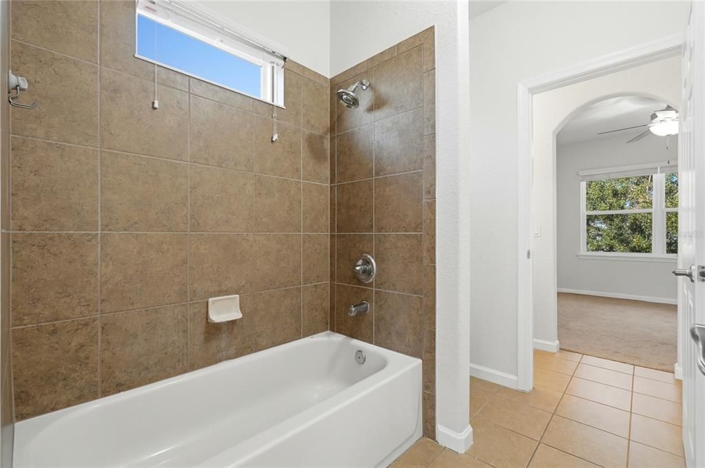 На продажу: $589,900 (5 спален, 4 ванн, 3545 Квадратных фут)