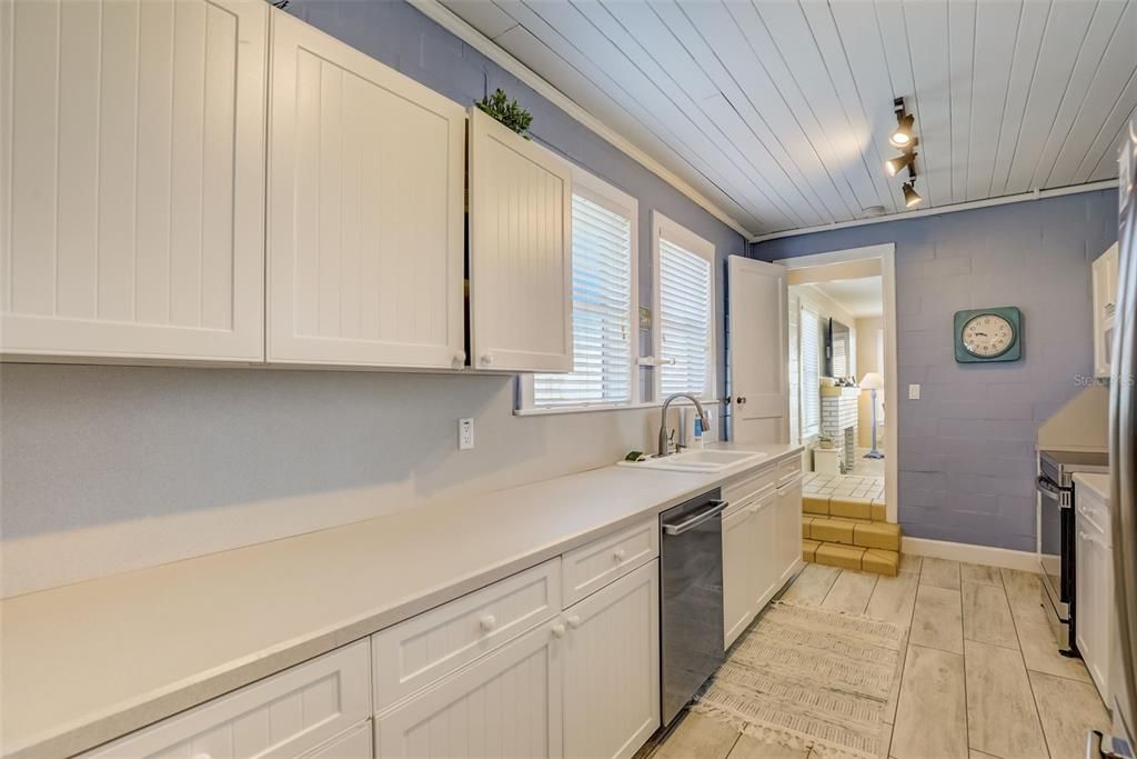 En Venta: $2,195,000 (4 camas, 3 baños, 1952 Pies cuadrados)