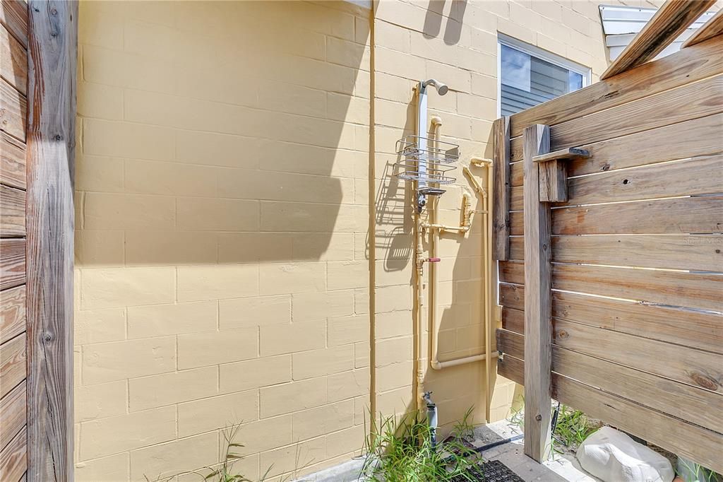En Venta: $2,195,000 (4 camas, 3 baños, 1952 Pies cuadrados)