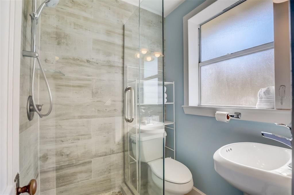 En Venta: $2,195,000 (4 camas, 3 baños, 1952 Pies cuadrados)