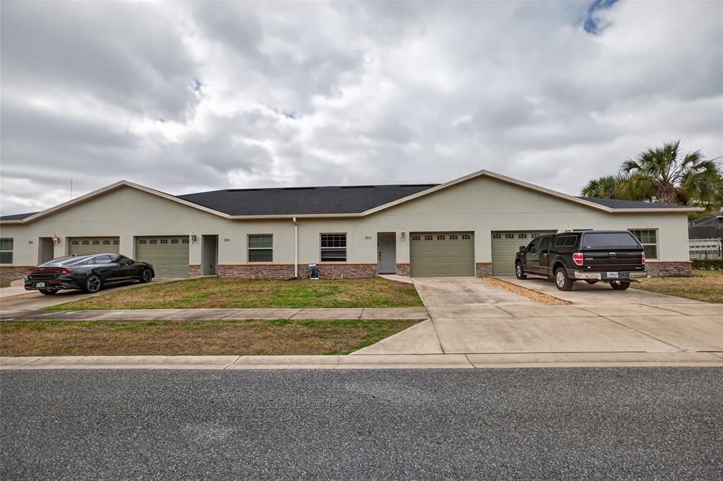 For Sale: $207,500 (2 beds, 2 baths, 1320 Square Feet)