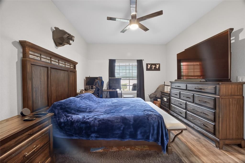 For Sale: $207,500 (2 beds, 2 baths, 1320 Square Feet)