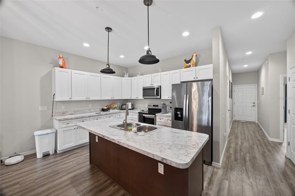 For Sale: $207,500 (2 beds, 2 baths, 1320 Square Feet)