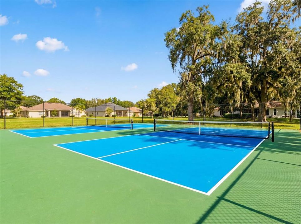 Active With Contract: $298,000 (3 beds, 2 baths, 1676 Square Feet)