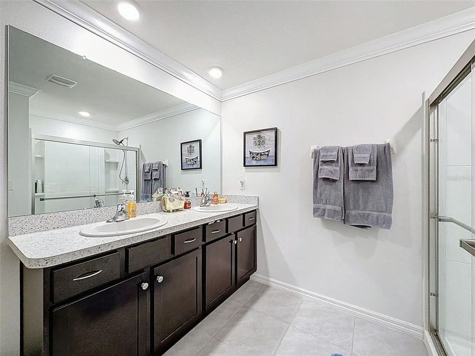 Active With Contract: $298,000 (3 beds, 2 baths, 1676 Square Feet)