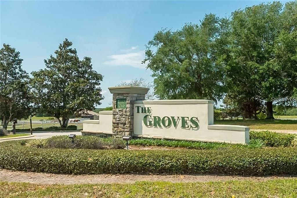 待售: $300,000 (5.25 acres)