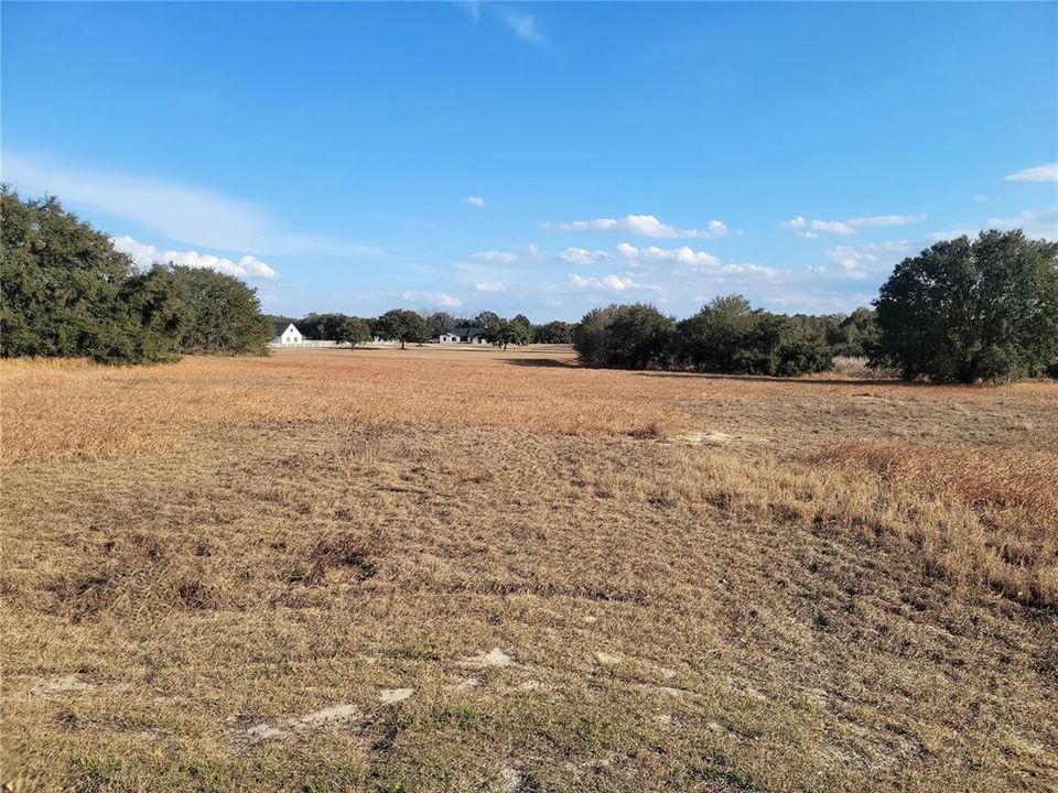待售: $300,000 (5.25 acres)