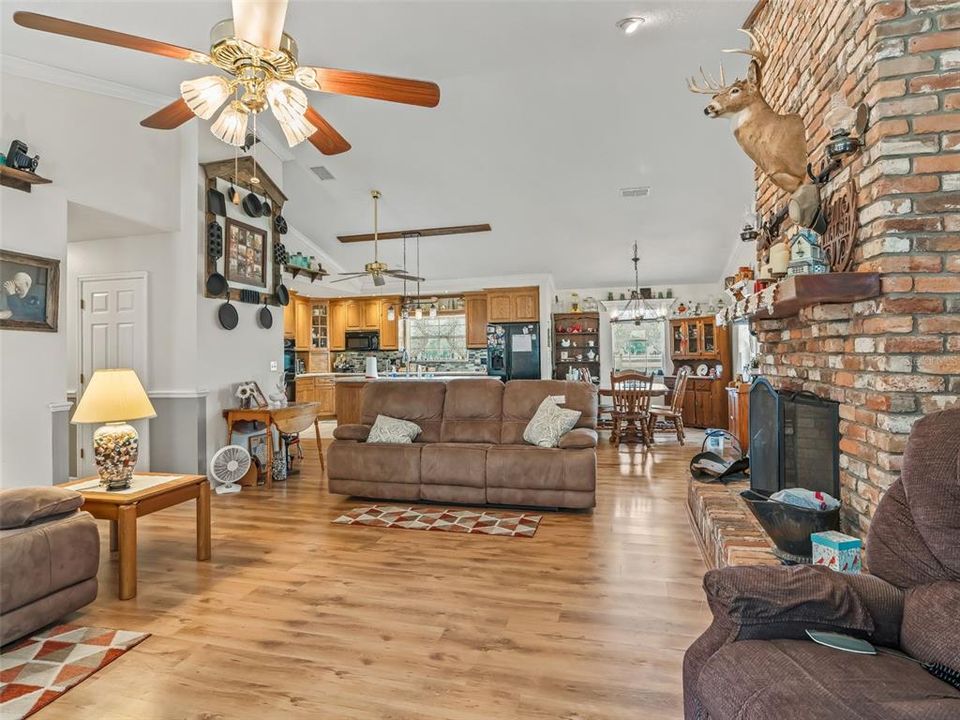 En Venta: $950,000 (3 camas, 2 baños, 1709 Pies cuadrados)