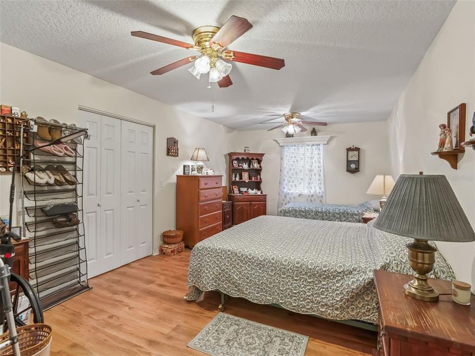En Venta: $950,000 (3 camas, 2 baños, 1709 Pies cuadrados)