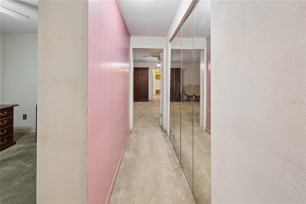 На продажу: $294,999 (2 спален, 2 ванн, 2106 Квадратных фут)