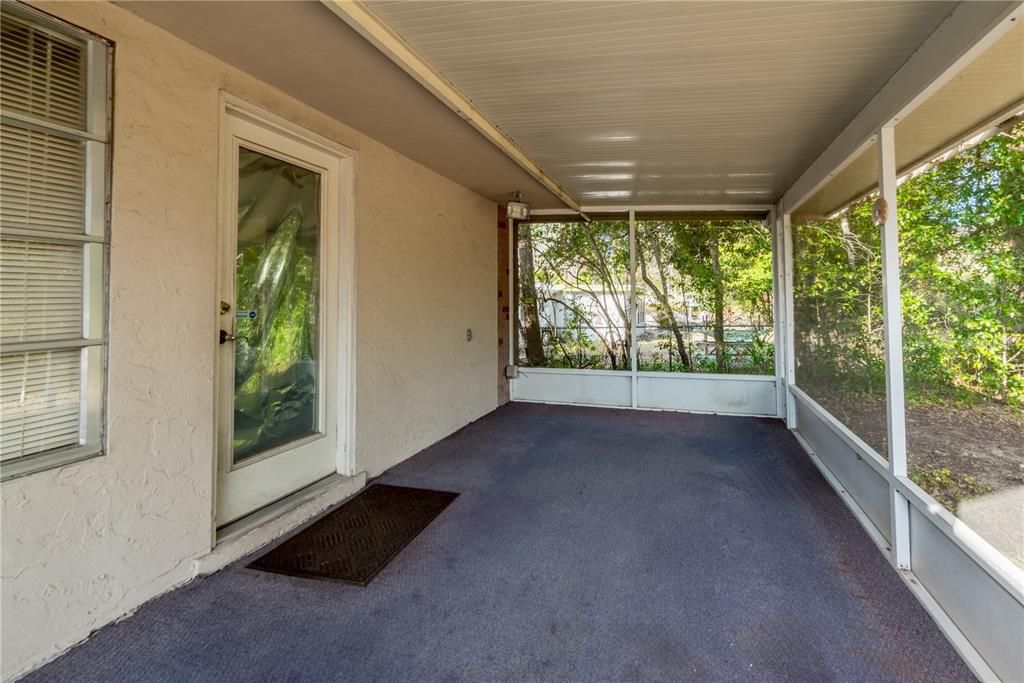 На продажу: $294,999 (2 спален, 2 ванн, 2106 Квадратных фут)