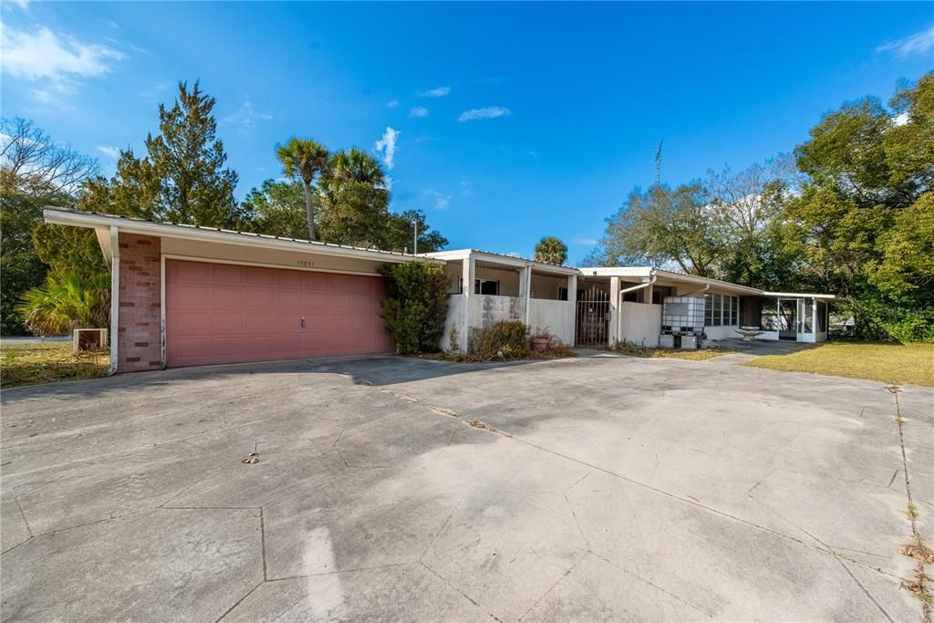 На продажу: $294,999 (2 спален, 2 ванн, 2106 Квадратных фут)