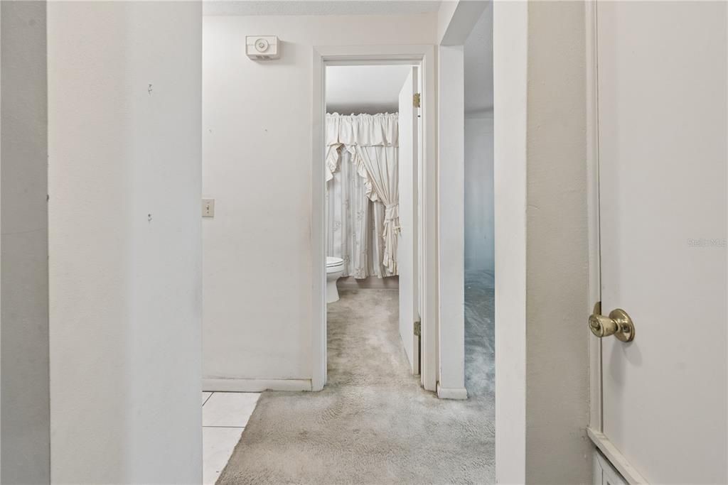 На продажу: $294,999 (2 спален, 2 ванн, 2106 Квадратных фут)