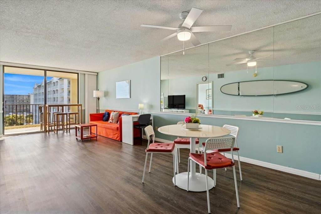 For Sale: $495,000 (2 beds, 2 baths, 1256 Square Feet)