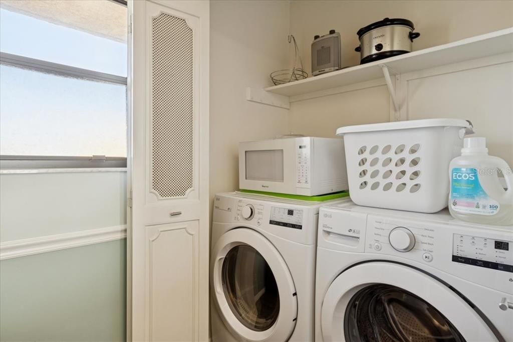 For Sale: $495,000 (2 beds, 2 baths, 1256 Square Feet)